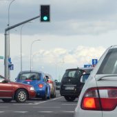 samochody na skrzyżowaniu