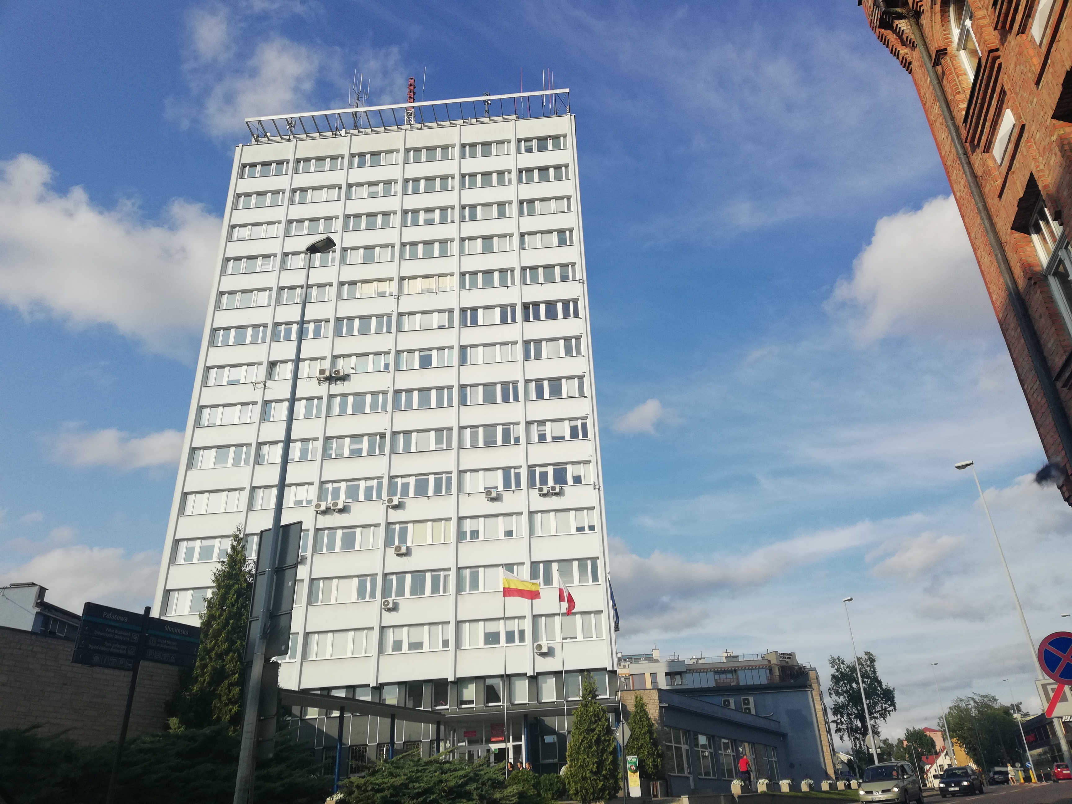 Budynek Urzędu Miejskiego przy ul. Słonimskiej w Białymstoku.