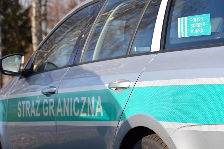 samochód służbowy straży granicznej