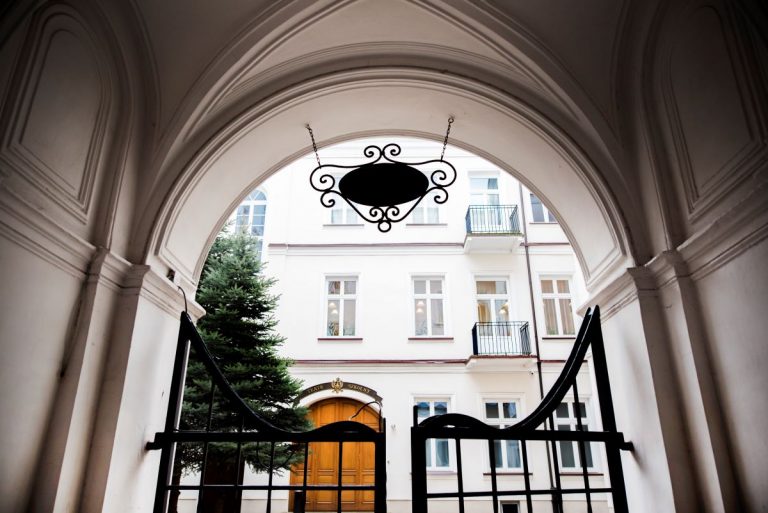 Wejście do budynku akademii teatralnej