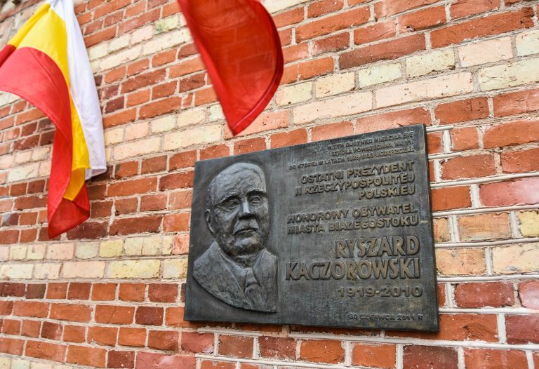 tablica pamiątkowa