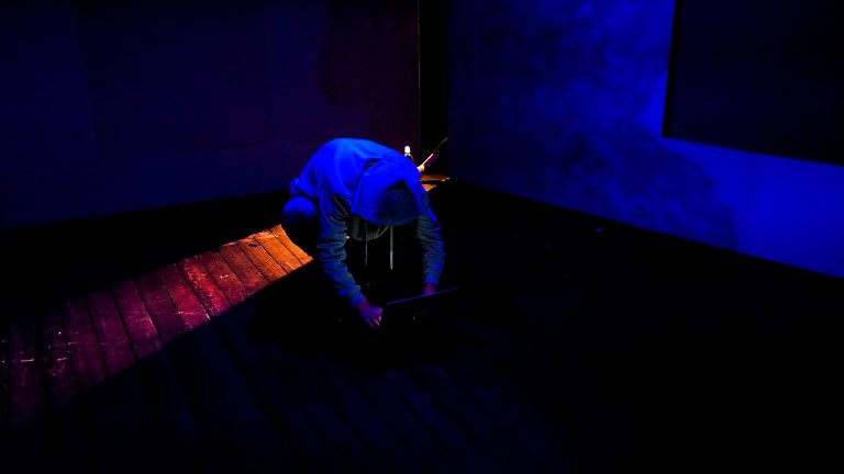 screen z realizacji spektaklu hikikomori