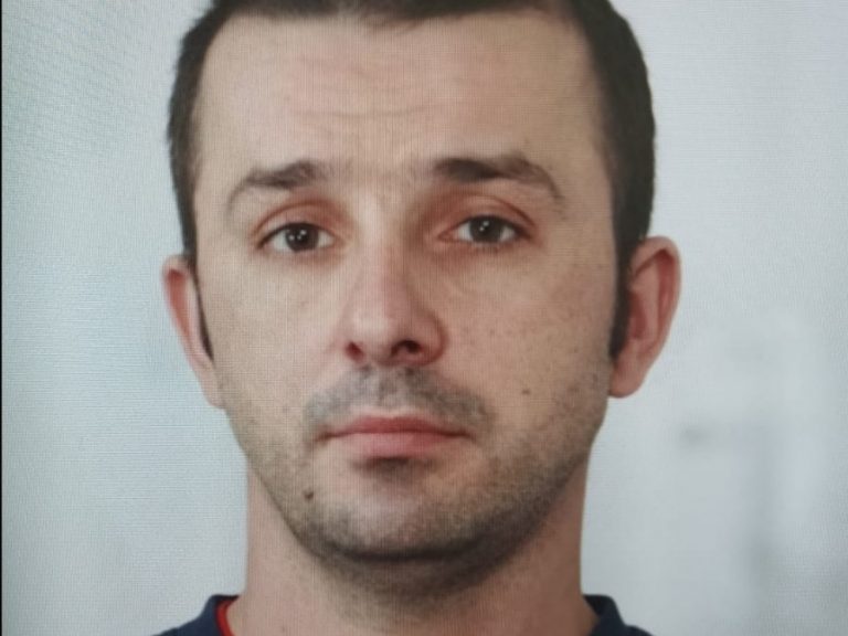 mężczyzna poszukiwany w związku z rozbojem
