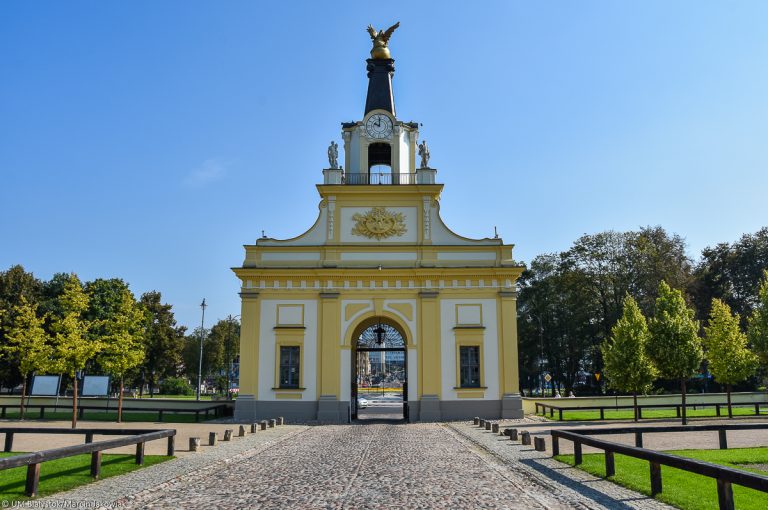 wieża zegarowa Pałacu Branickich