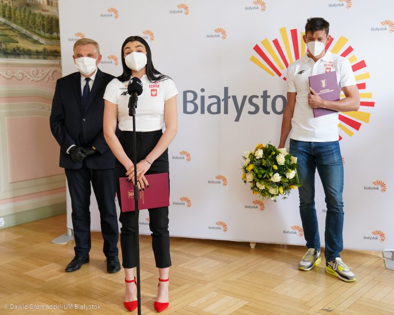 Prezydent składa gratulacje zawodnikom