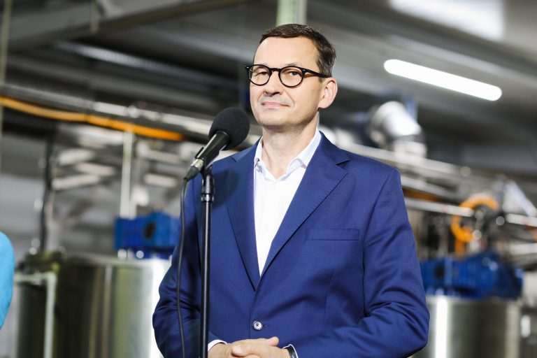 Premier Morawiecki w fabryce