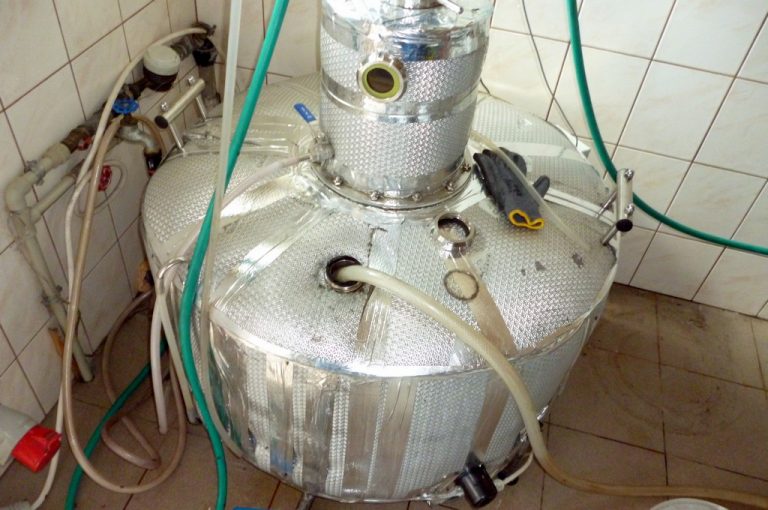 Urządzenie do destylacji alkoholu