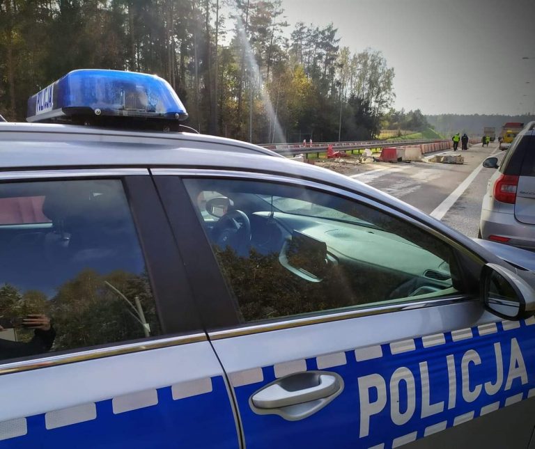 radiowóz w miejscu wypadku