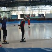 Kadra w short tracku trenuje na lodowisku BOSiR przed wyjazdem na igrzyska olimpijskie w Pekinie 2022
