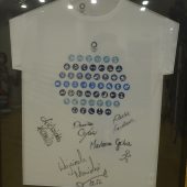 WOŚP 2022 Białystok. Koszulka z podpisami olimpijczyków