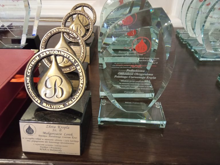 Nagrody i statuetki dla honorowych krwiodawców