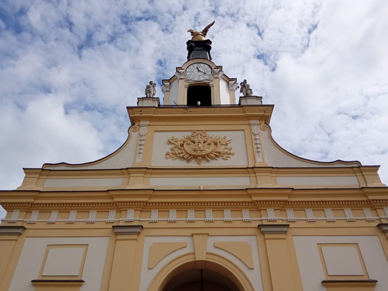 Zegar na Bramie Wielkiej Pałacu Branickich