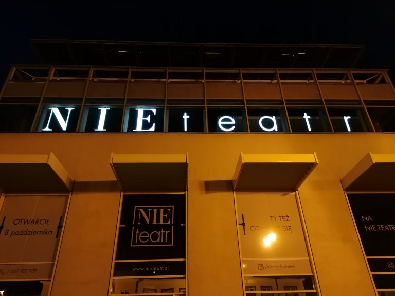 budynek nie teatru