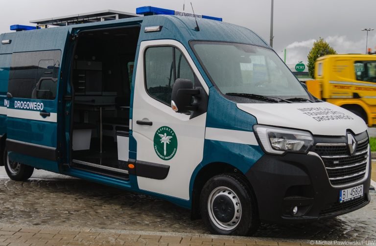 nowy radiowóz Wojewódzkiej Inspekcji Transportu Drogowego