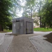 Toaleta w parku