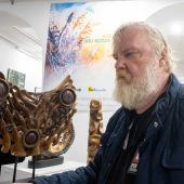 Mężczyzna na wystawie.