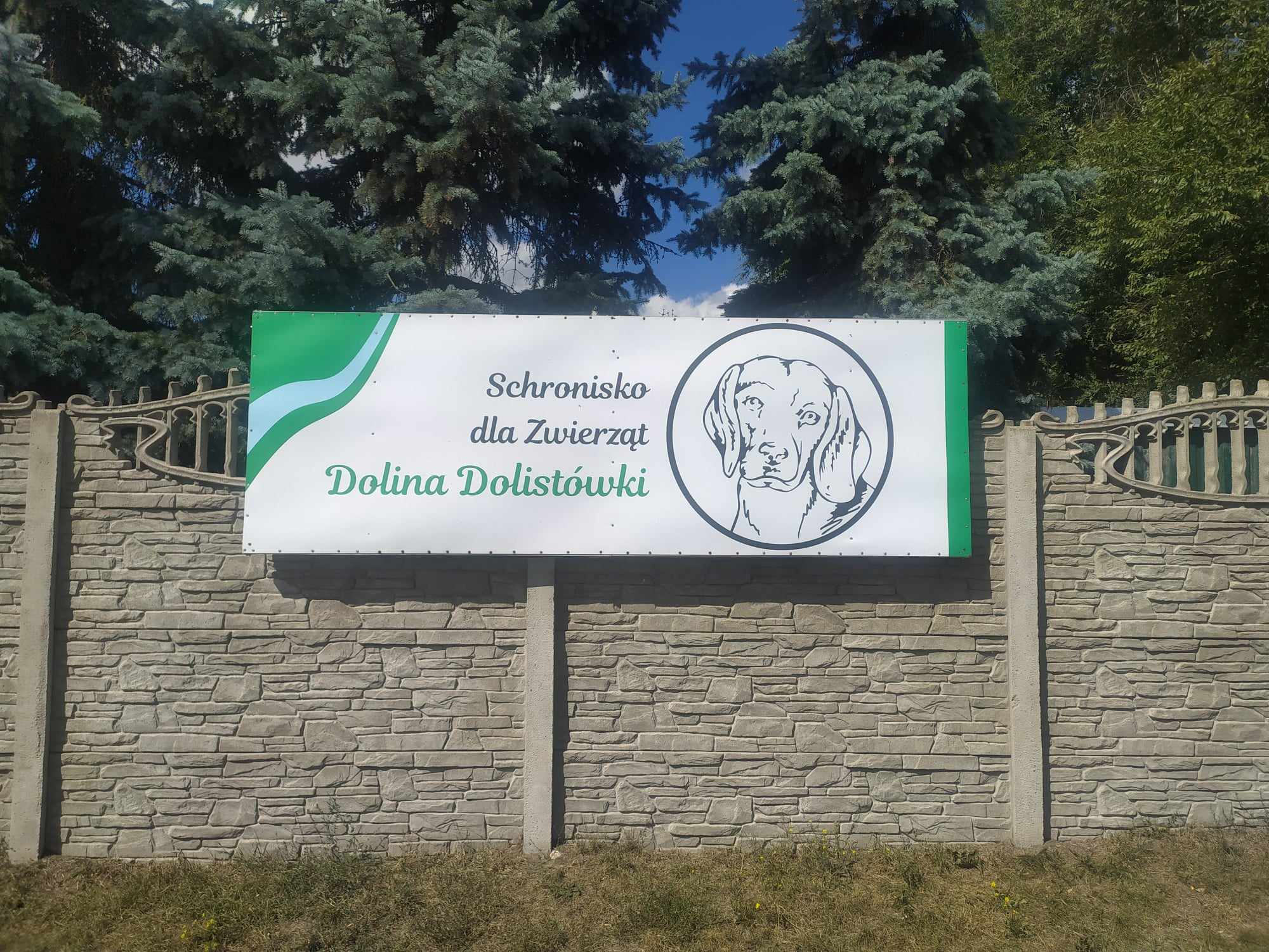 Baner obok wejścia
