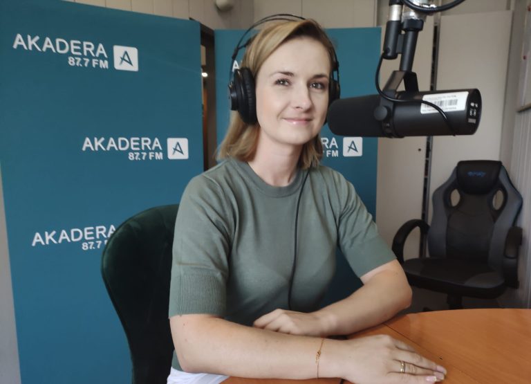 Adwokat Ewelina Księżopolska-Moskal w studio Radia Akadera