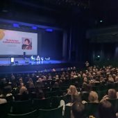 Pełna sala koncertowa.