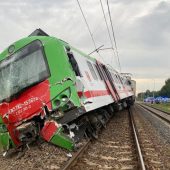 pociag wykolejony z torow