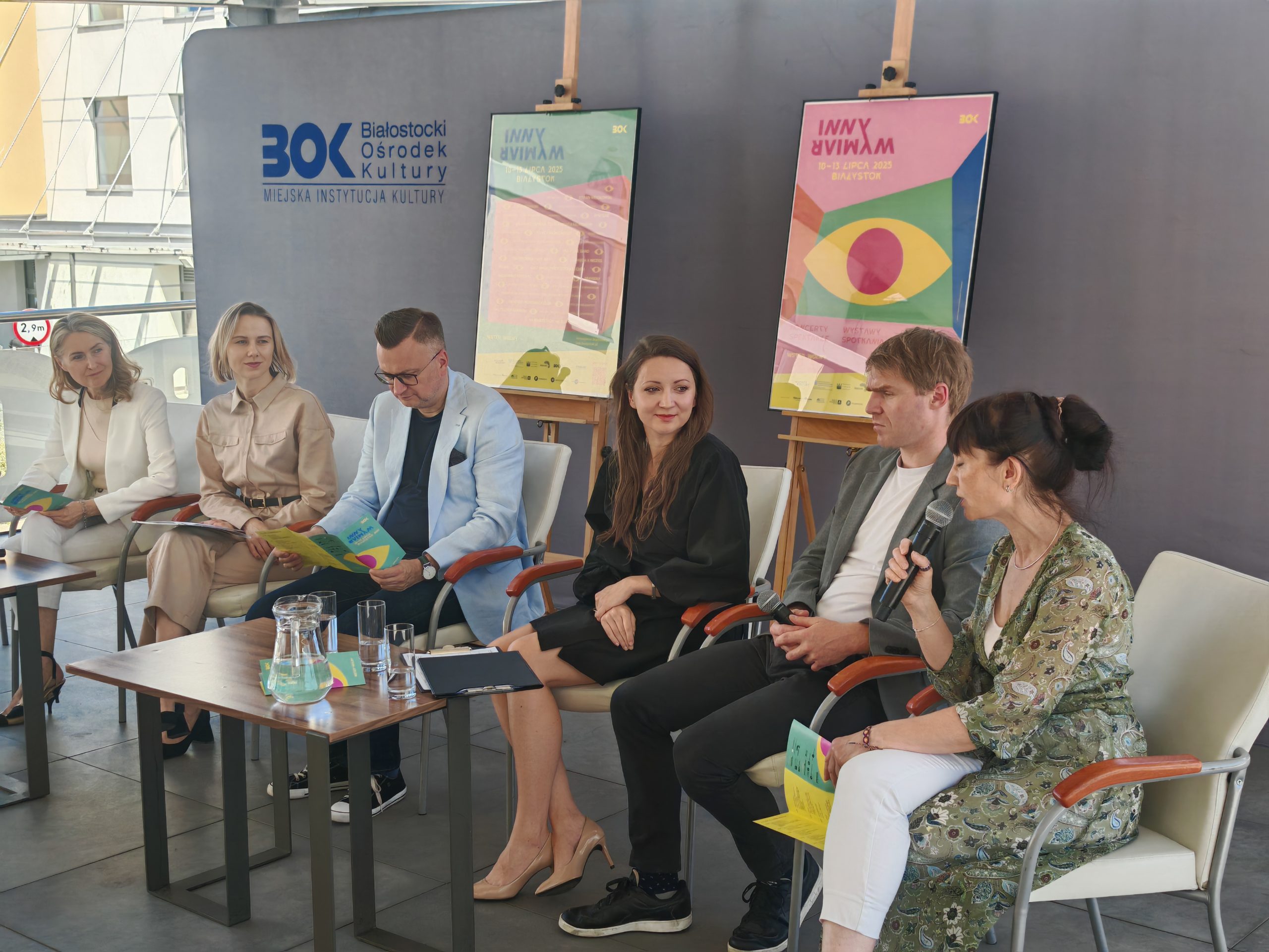 uczestnicy konferencji wschód kultury inny wymiar