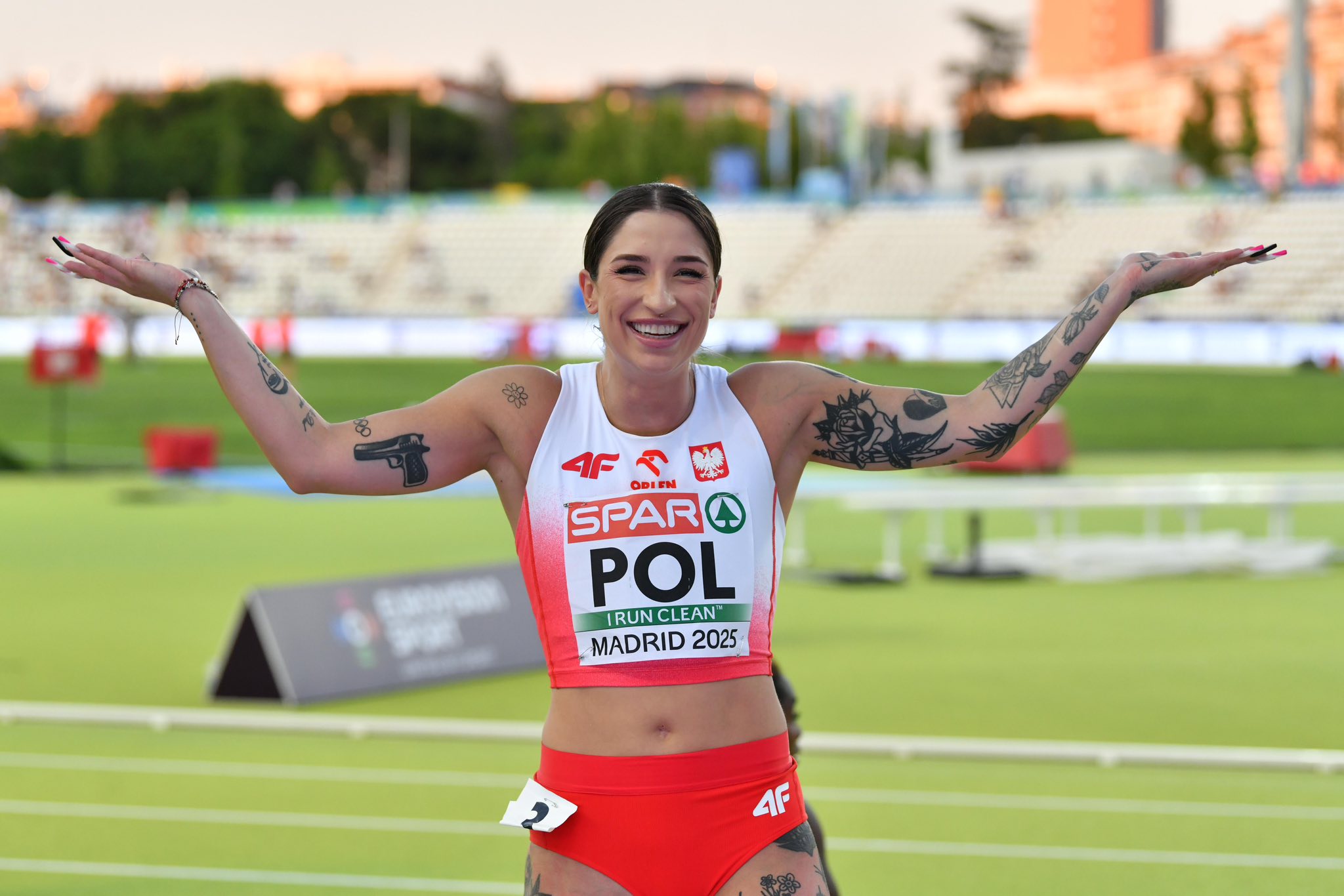 Sportsmenka na stadionie.