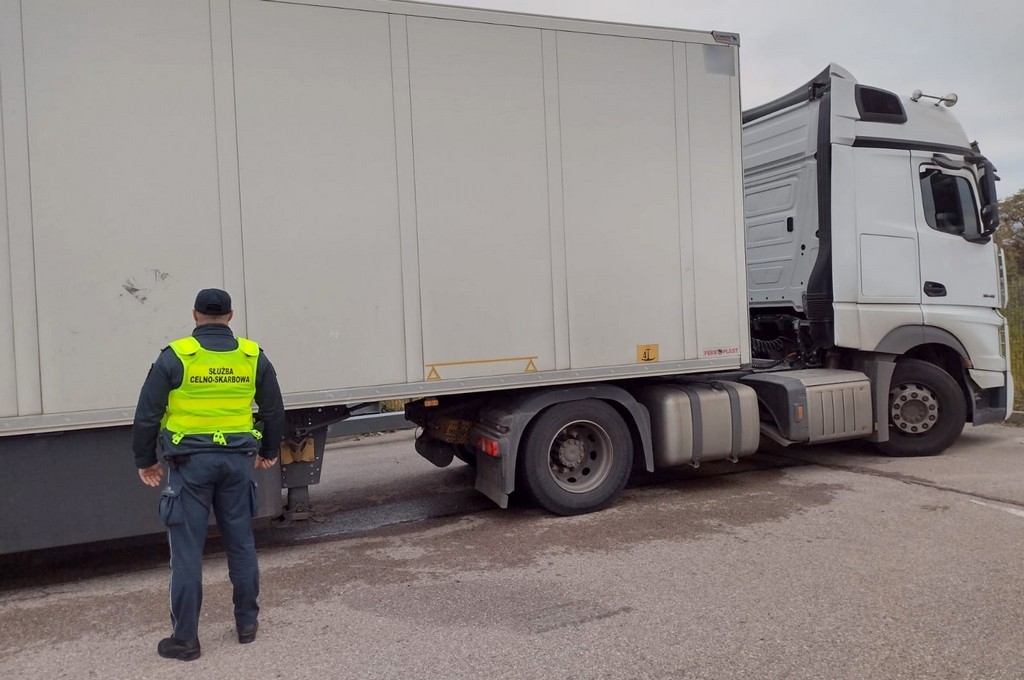 Skradziona w Finlandii naczepa, zabezpieczona w Budzisku