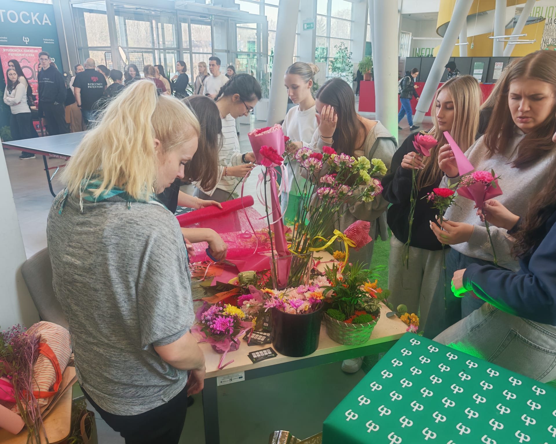 Dzień kobiet i mężczyzn fot. Paweł Cybulski (10)