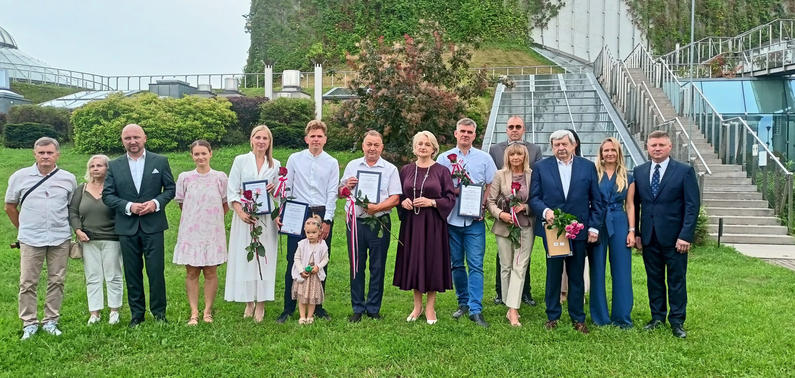 przyznanie-nagrod-przez-samorzad-wojewodztwa-podlaskiego-za-2025-rok-w-ogrodzie-opery-i-filharmonii-podlaskiej