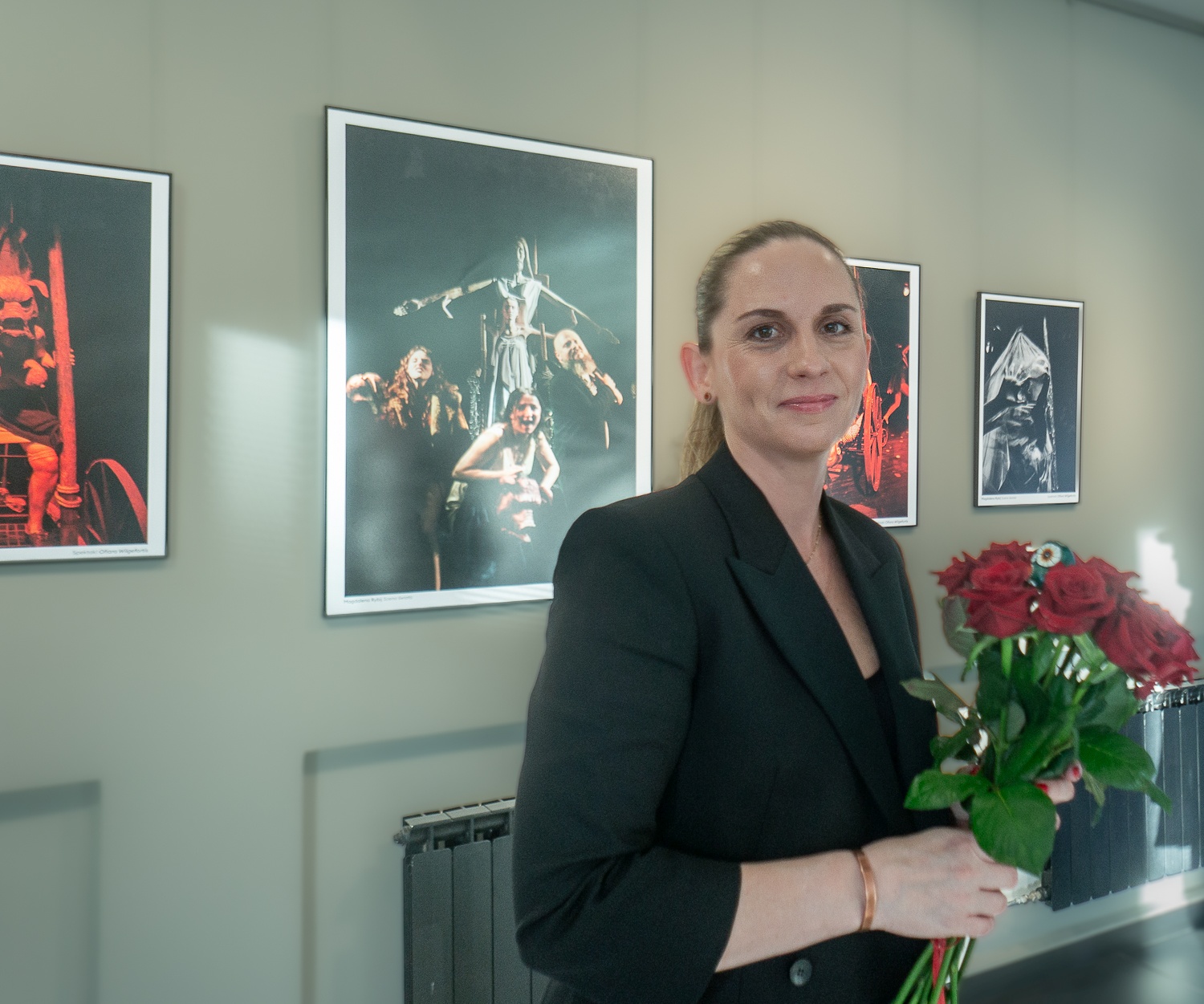Magdalena Rybij: Scena świata w foyer kina Forum, fot. Jerzy Doroszkiewicz