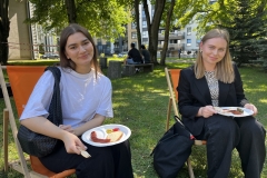 Relaks na leżaku i grillowe smakołyki – studenci WA świętują swój dzień, fot. Jakuć