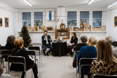 Spotkanie autorskie poświęconego premierze książki „Włodzimierz Naumiuk. Zanim przemówią rzeźby” w Miejskim Ośrodku Animacji Kultury w Zabłudowie. Fot. Marcin Ciuchniecki